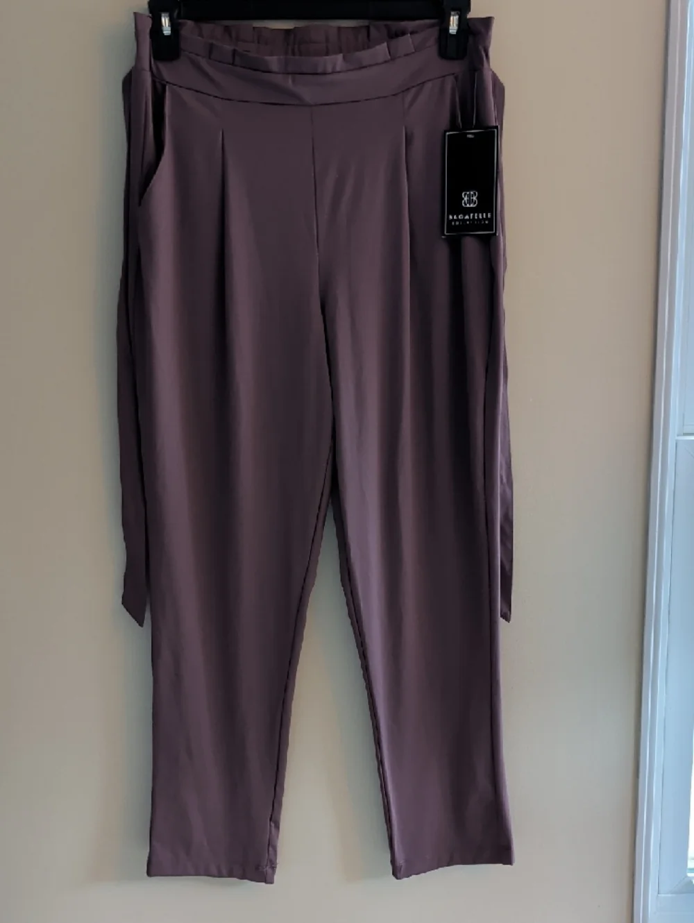 Pleione 2-Piece Set – Pleated Floral Top + Mauve Pants | Size M | NWT